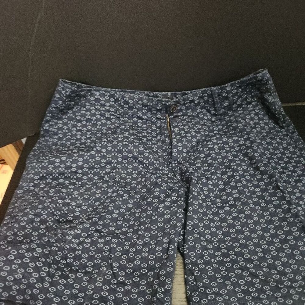 AEROPOSTALE Mens Shorts‎ Size 38 Dark Blue Geometric Pattern Casual